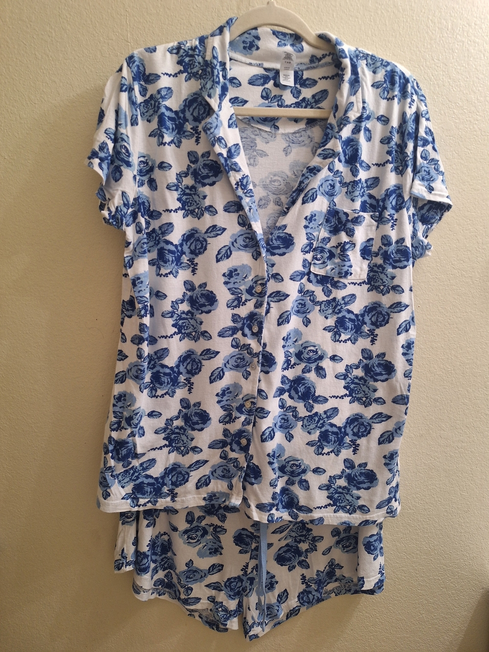 Pink K Blue Floral Victorian Print Soft Breathable Pajama Set - White & Blue, XL